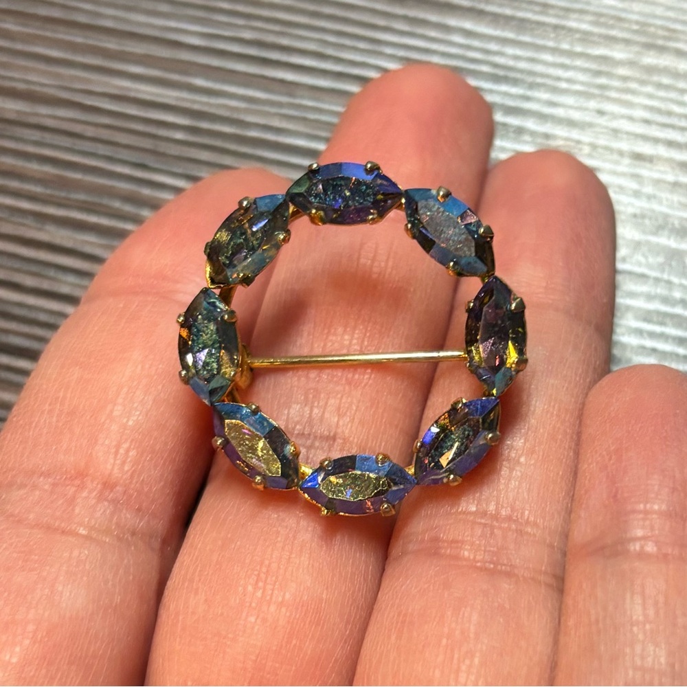 Blue Austrian Crystals Infinity Brooch - Picture 2 of 3